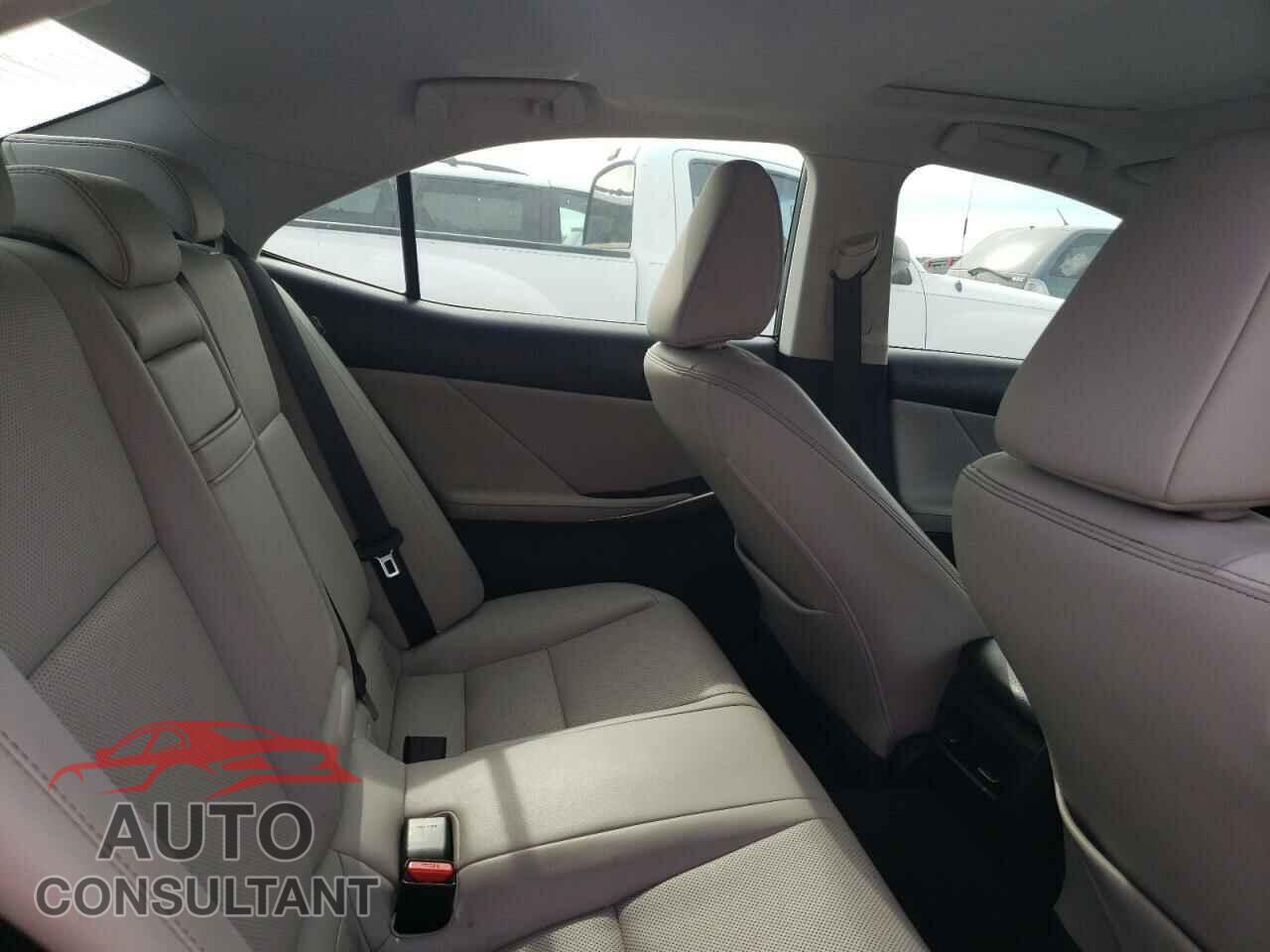 LEXUS IS 2016 - JTHBA1D23G5012274
