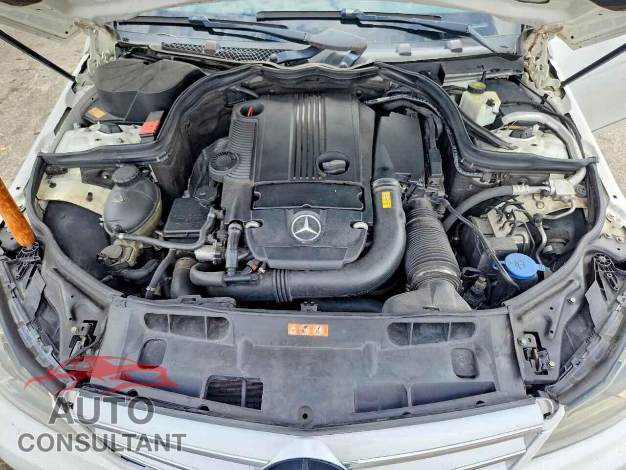 MERCEDES-BENZ C-CLASS 2013 - WDDGF4HB0DA862537