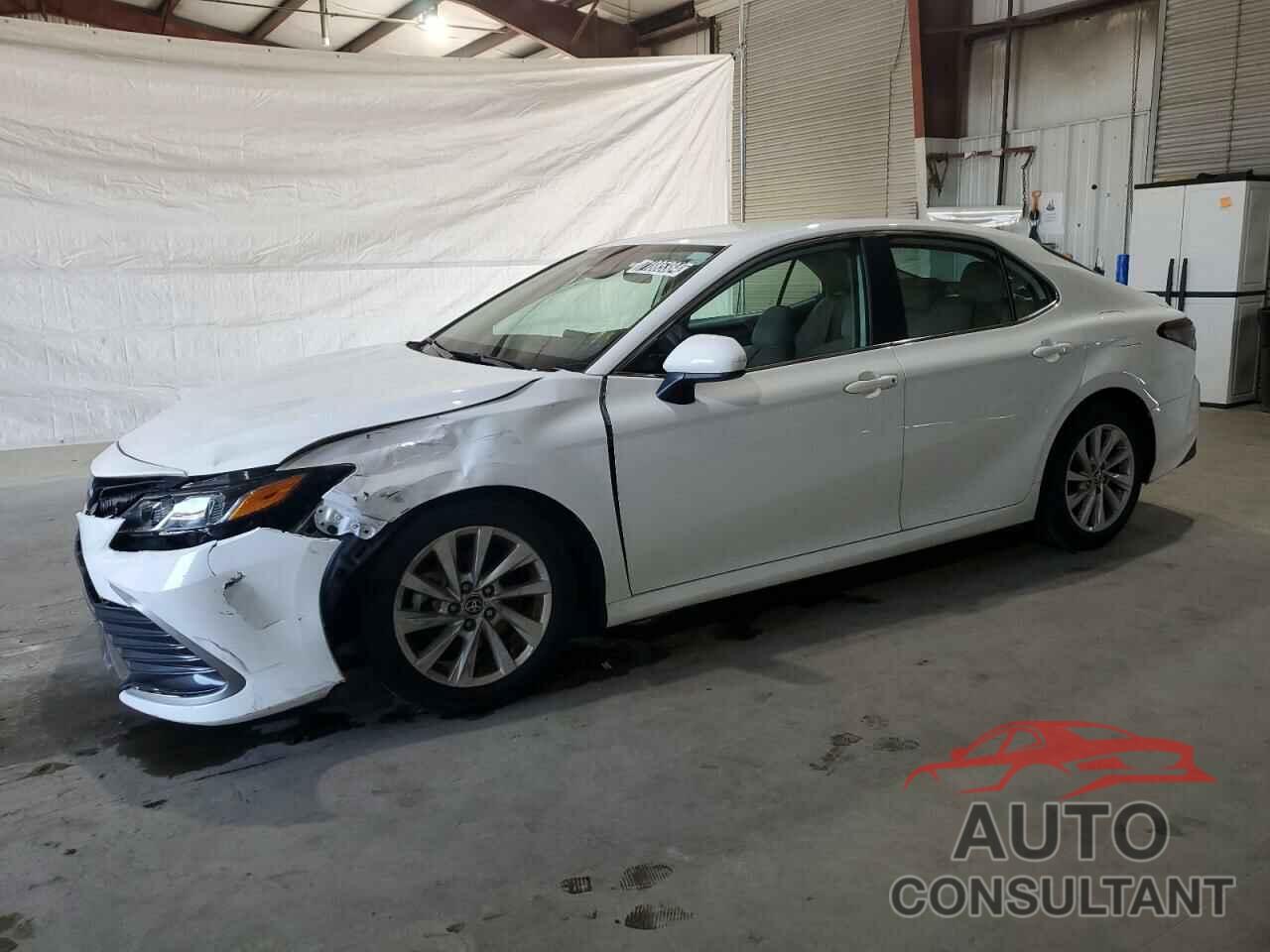TOYOTA CAMRY 2022 - 4T1C11AK2NU678132