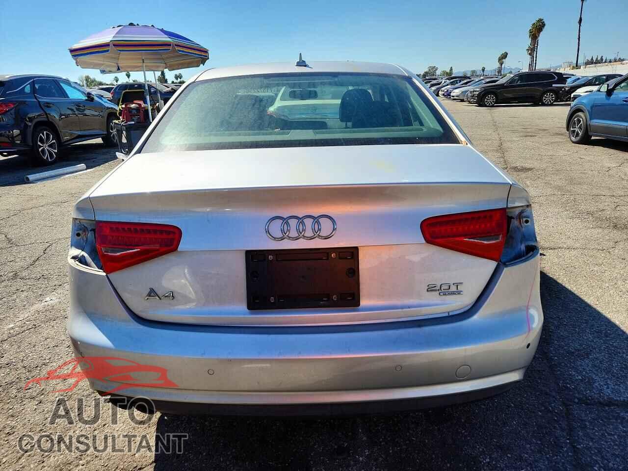 AUDI A4 PREMIUM 2013 - WAUFFAFL8DN024178