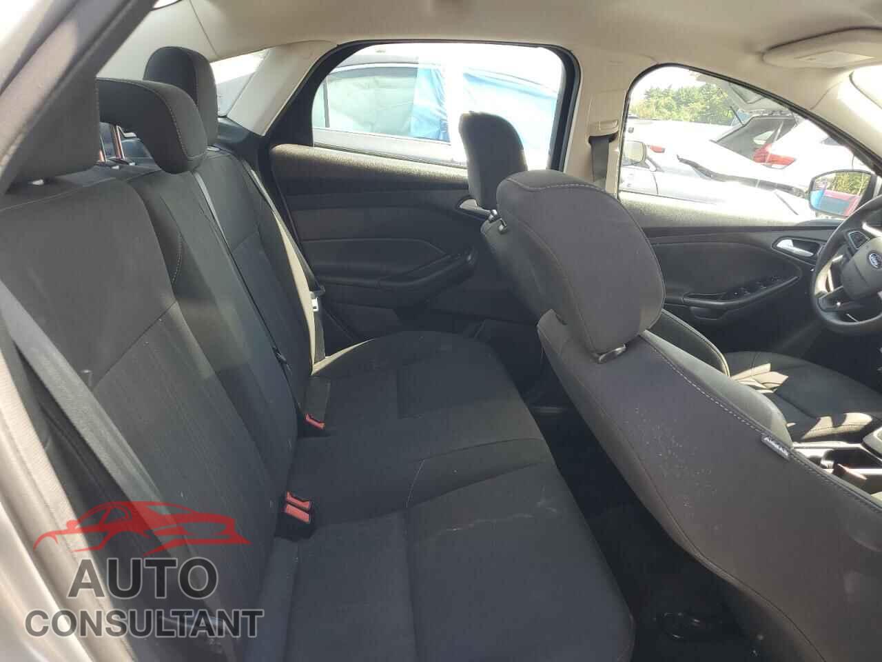 FORD FOCUS 2016 - 1FADP3F2XGL354131