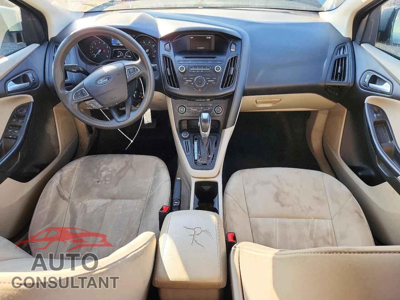 FORD FOCUS 2015 - 1FADP3F22FL227288