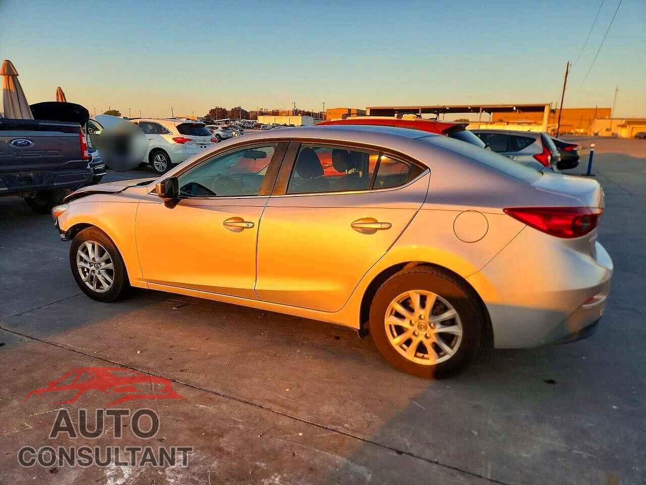 MAZDA 3 2017 - 3MZBN1U72HM103207