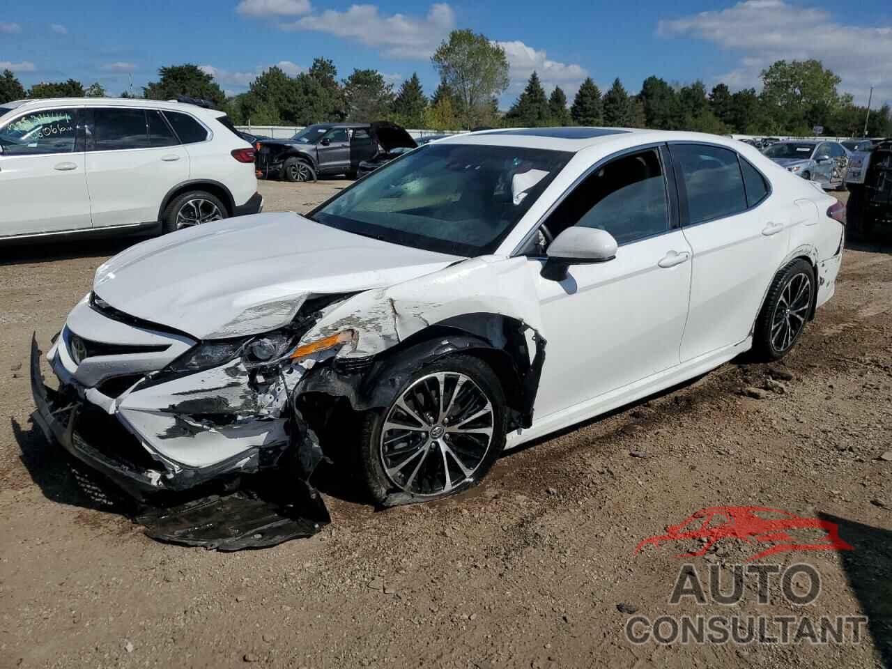 TOYOTA CAMRY 2018 - 4T1B11HK7JU640102