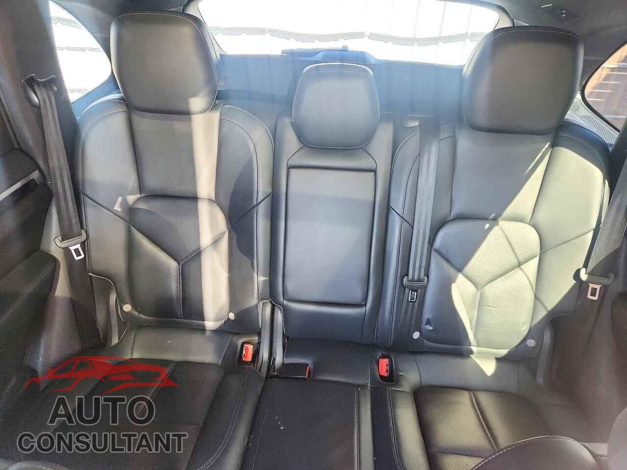 PORSCHE CAYENNE 2014 - WP1AA2A29ELA05814