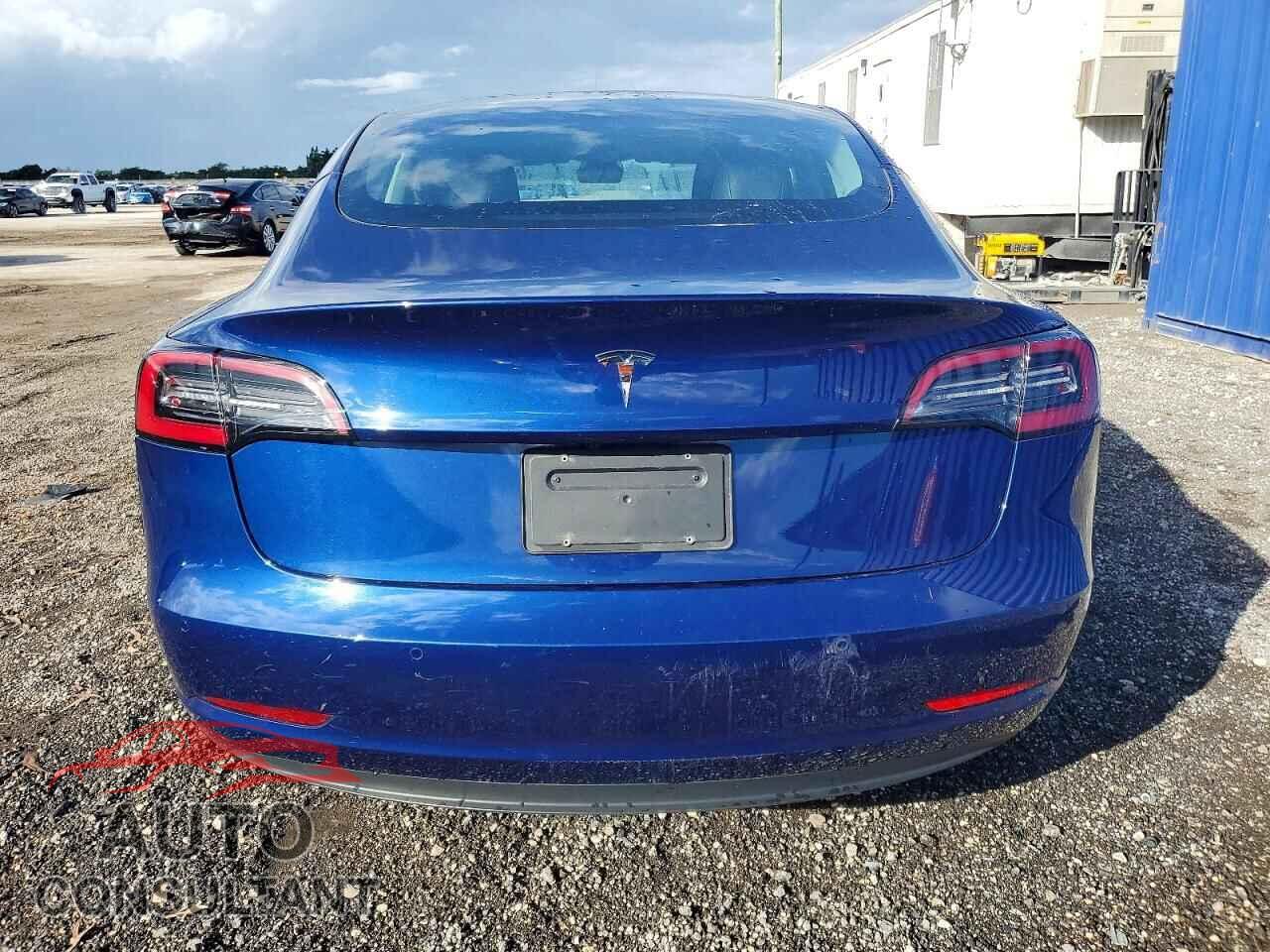 TESLA MODEL 3 2022 - 5YJ3E1EA5NF371928