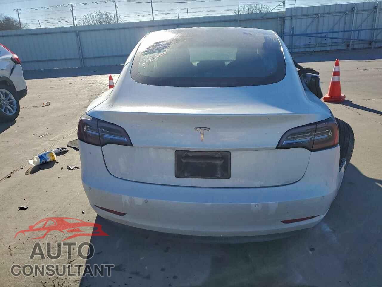 TESLA MODEL 3 2020 - 5YJ3E1EA2LF614348