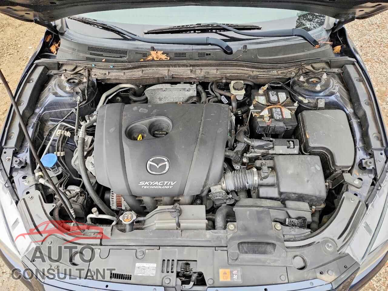 MAZDA 3 2018 - 3MZBN1U76JM165120