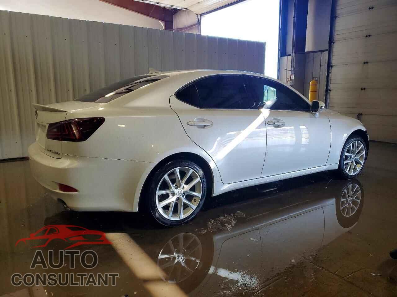 LEXUS IS 2012 - JTHCF5C26C5059629