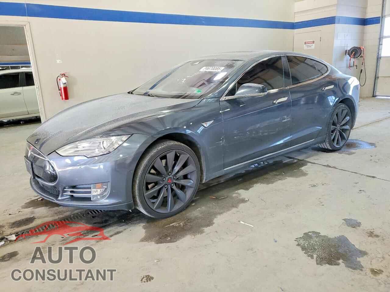 TESLA MODEL S 2015 - 5YJSA1H18FF083907