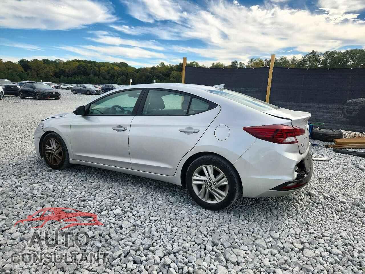 HYUNDAI ELANTRA 2019 - 5NPD84LF4KH417841