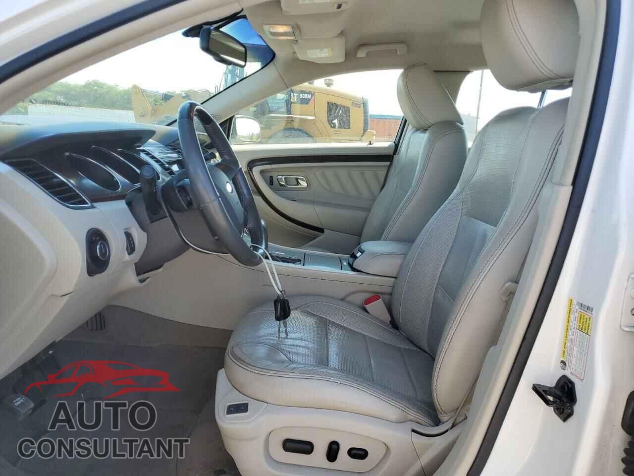 FORD TAURUS 2011 - 1FAHP2FW4BG124763