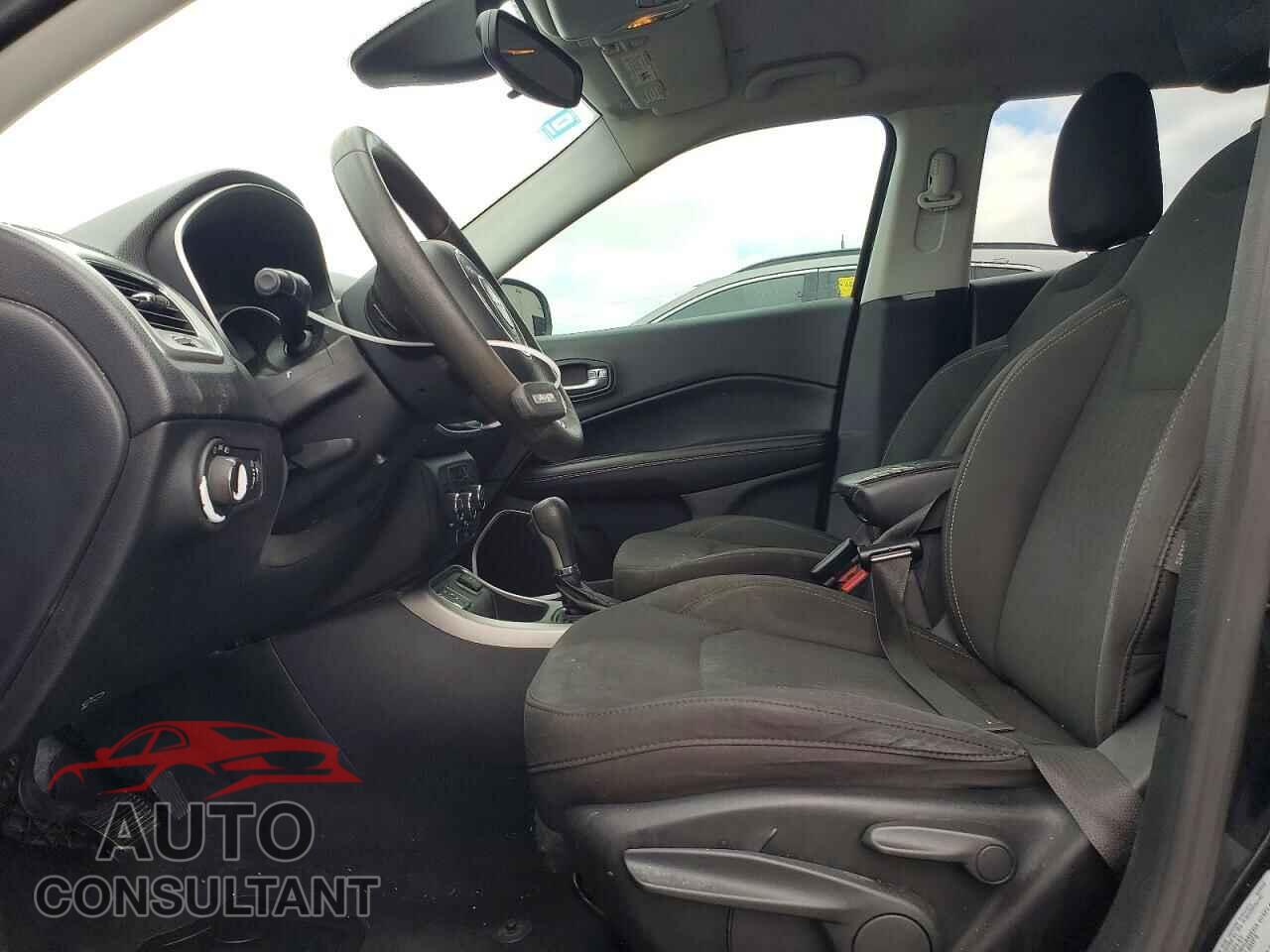 JEEP COMPASS 2017 - 3C4NJCAB0HT681991