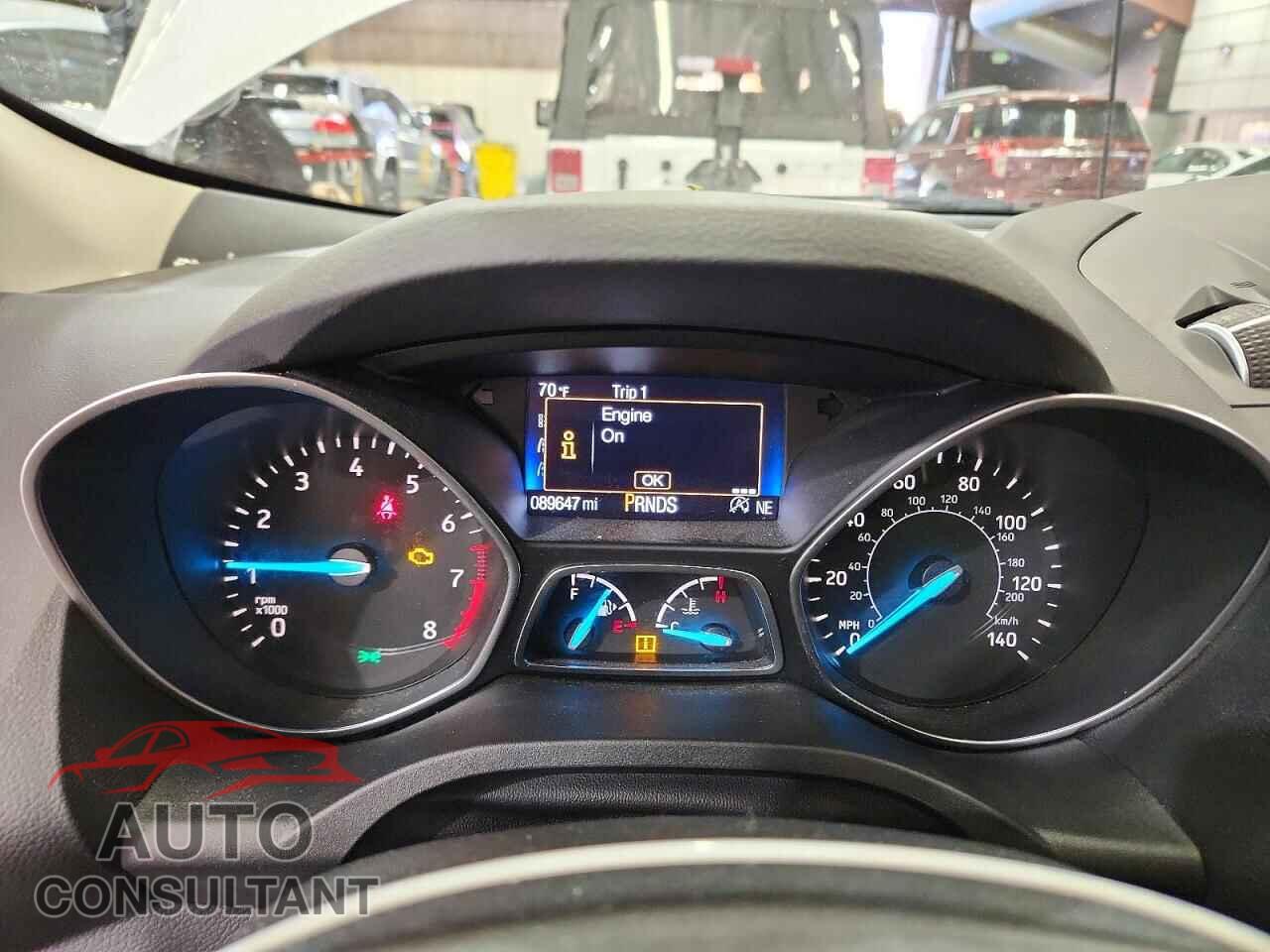 FORD ESCAPE 2017 - 1FMCU9GD7HUC85519