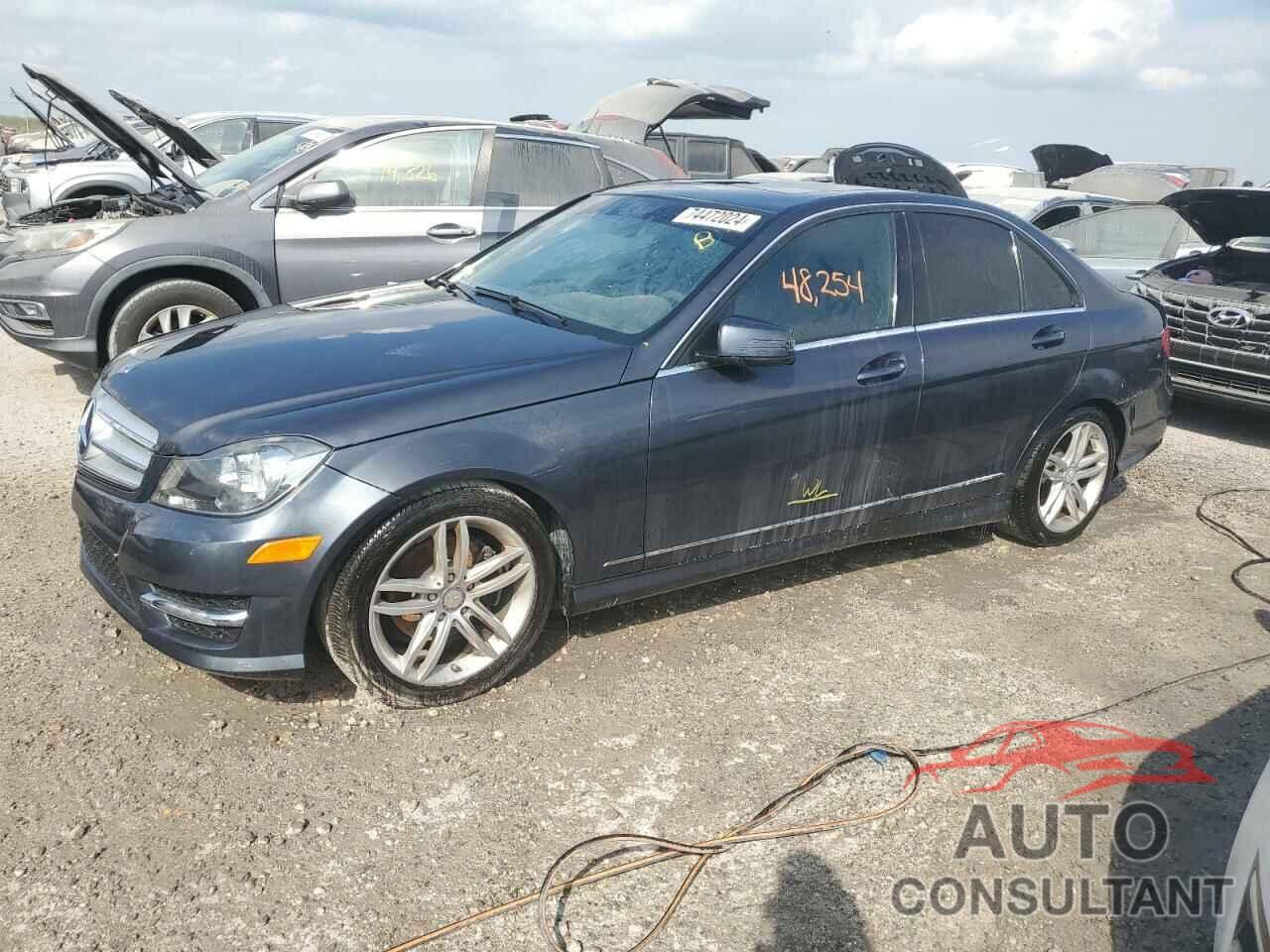 MERCEDES-BENZ C-CLASS 2013 - WDDGF4HB7DR241572