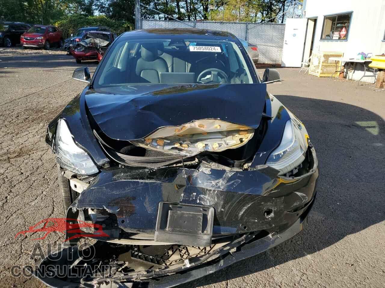 TESLA MODEL 3 2018 - 5YJ3E1EAXJF157155