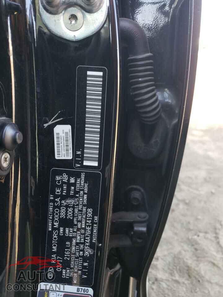 KIA FORTE 2017 - 3KPFK4A76HE141908