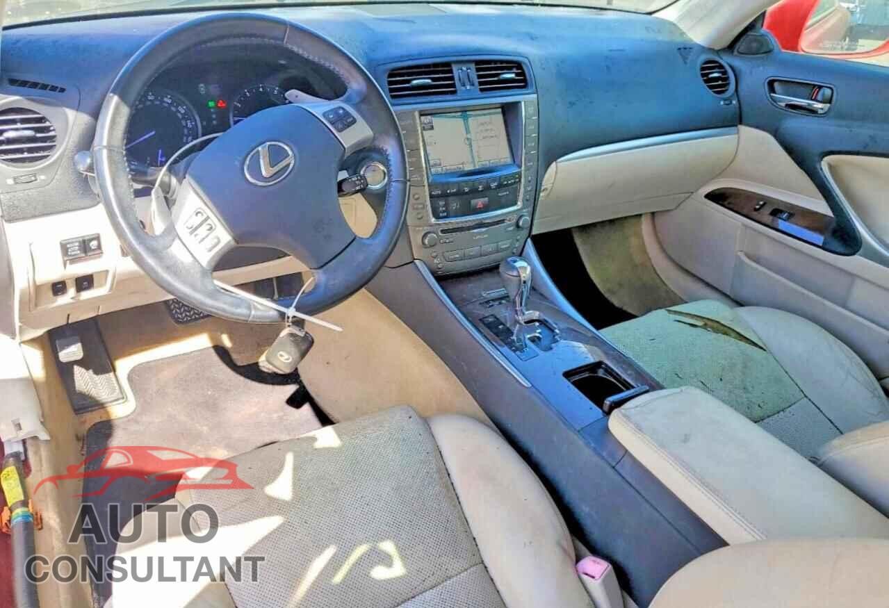 LEXUS IS 2012 - JTHFE2C2XC2508195