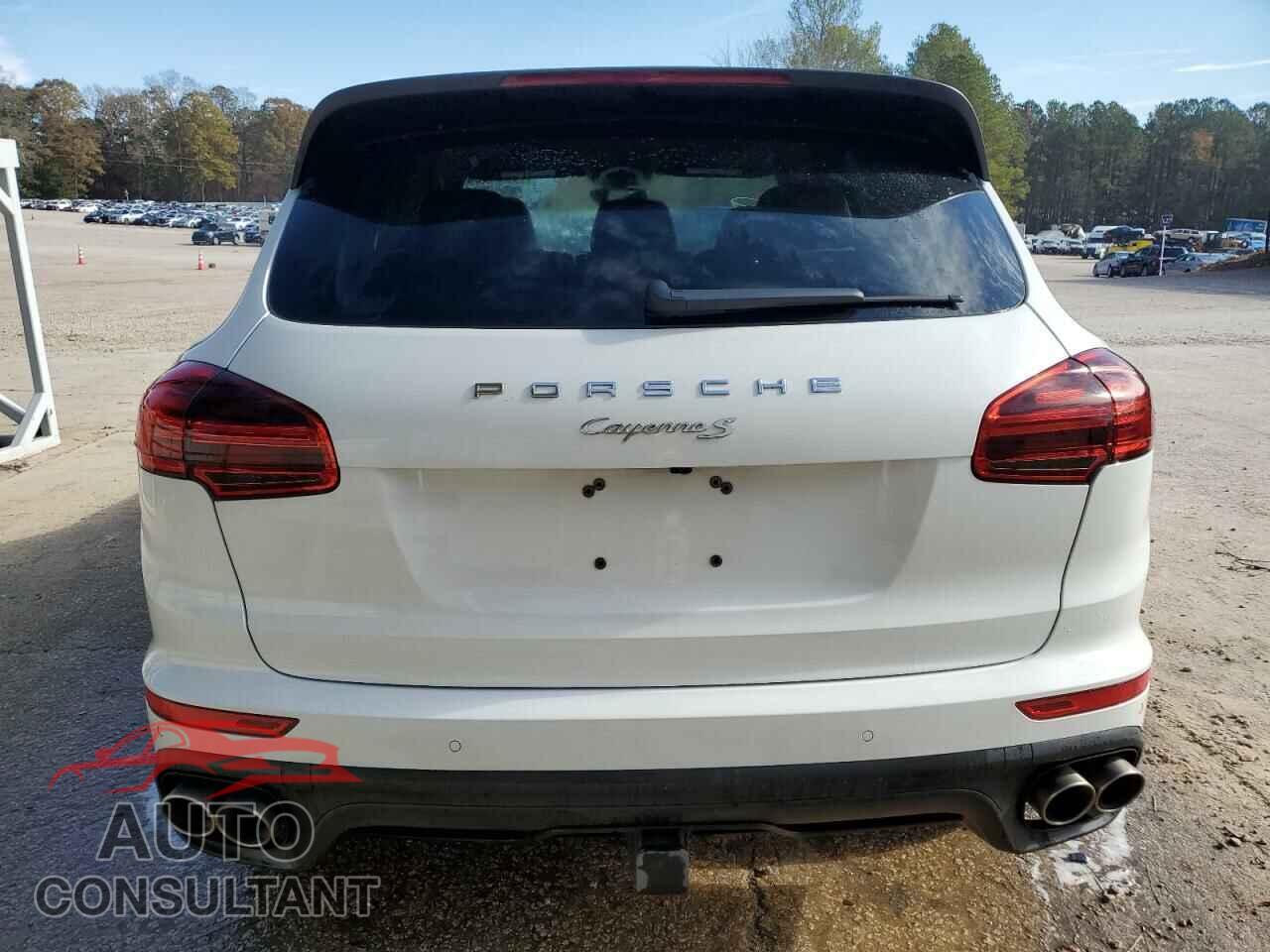 PORSCHE CAYENNE 2016 - WP1AB2A25GLA93213