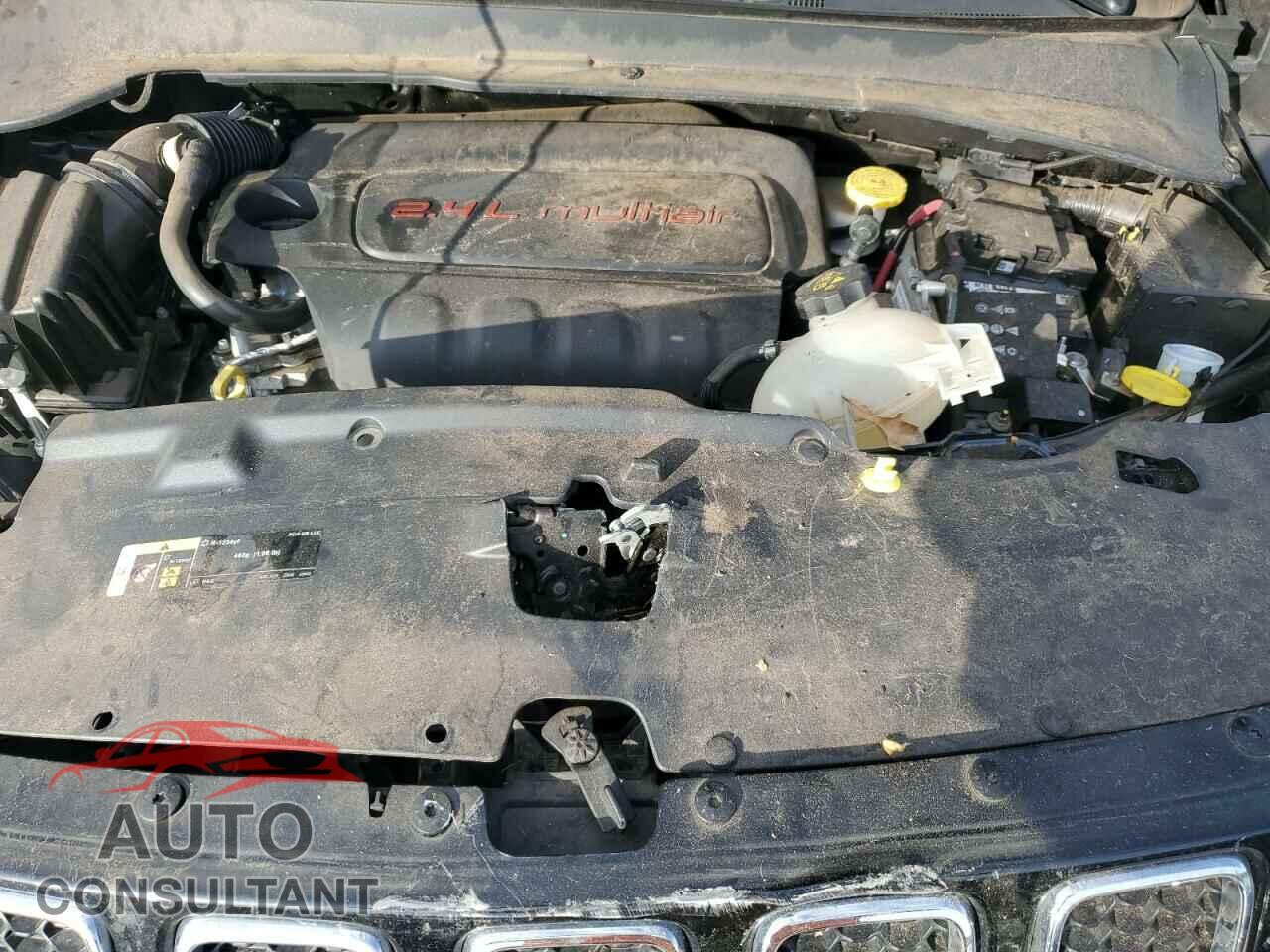 JEEP COMPASS 2018 - 3C4NJDBB3JT200657