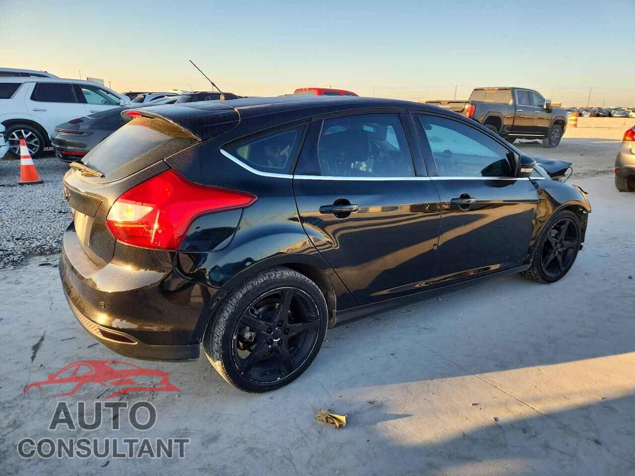 FORD FOCUS 2012 - 1FAHP3N22CL284444