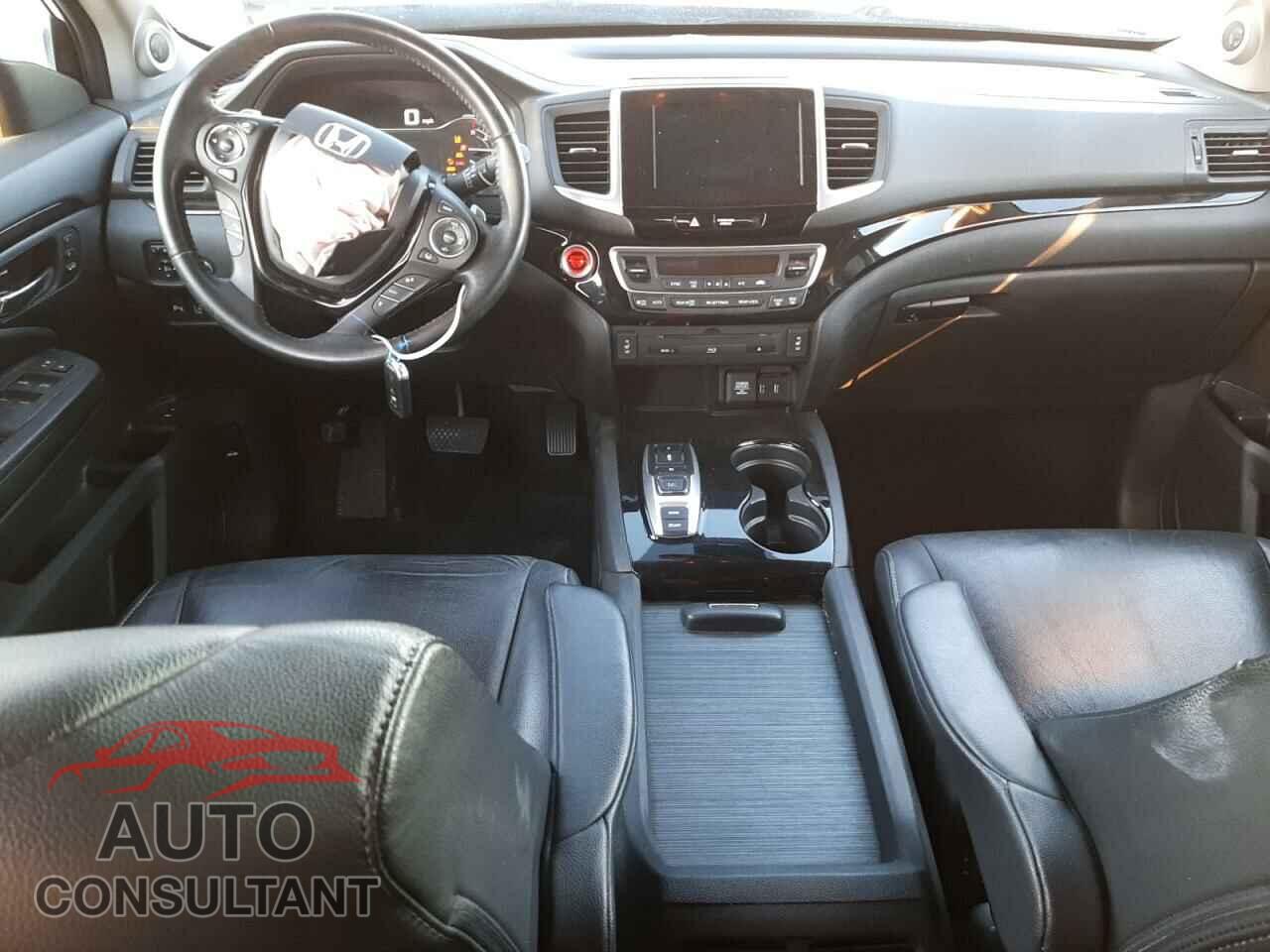HONDA PILOT 2017 - 5FNYF5H93HB002632