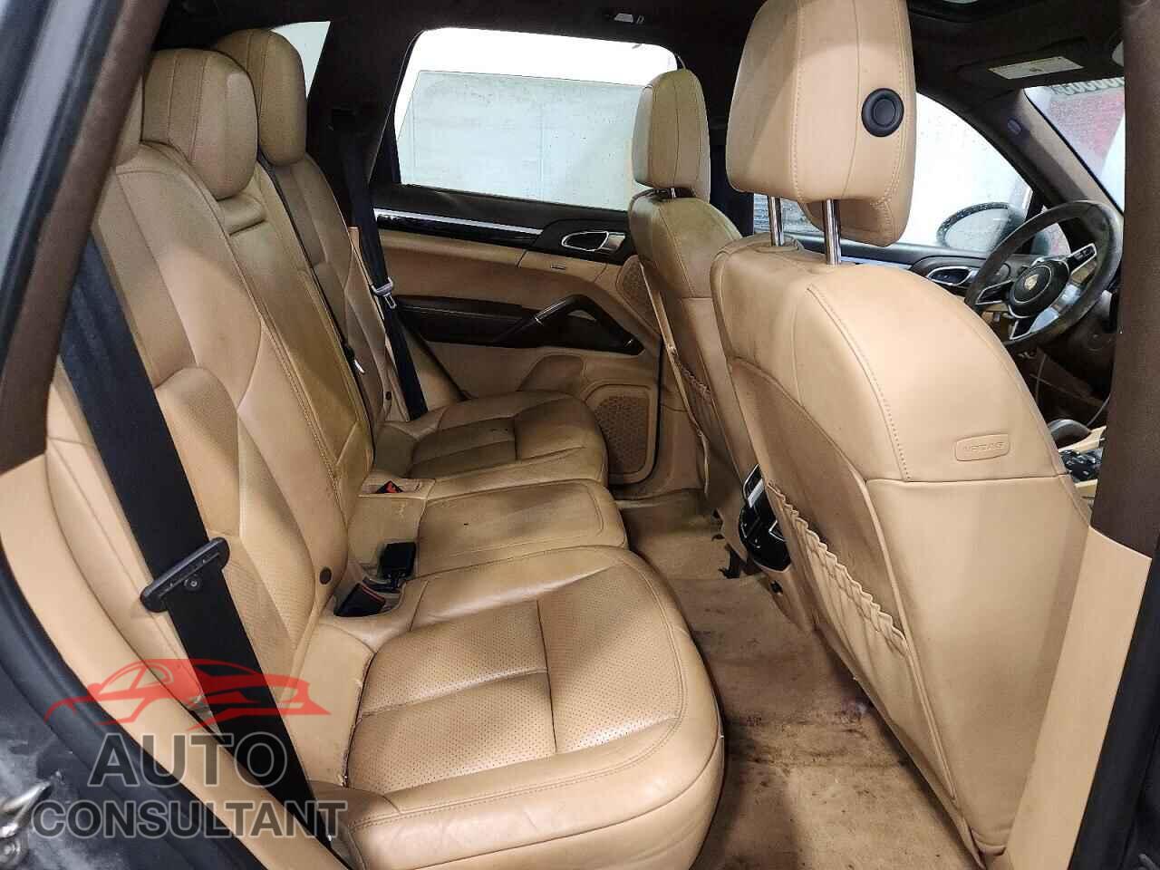 PORSCHE CAYENNE 2016 - WP1AB2A2XGLA93658