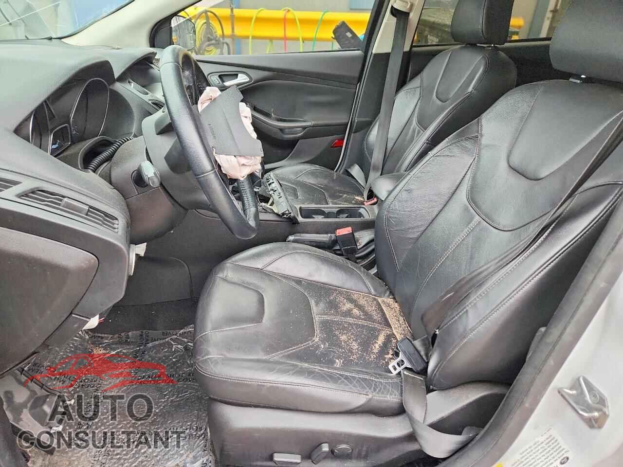 FORD FOCUS 2016 - 1FADP3F25GL225617
