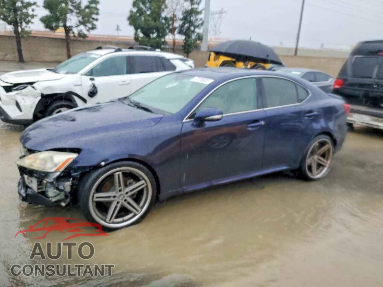 LEXUS IS 2011 - JTHBF5C23B5142235