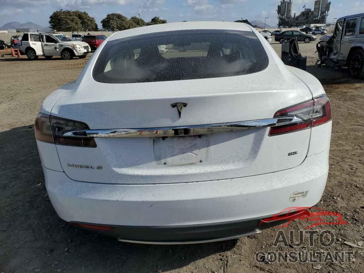 TESLA MODEL S 2013 - 5YJSA1CN1DFP11636