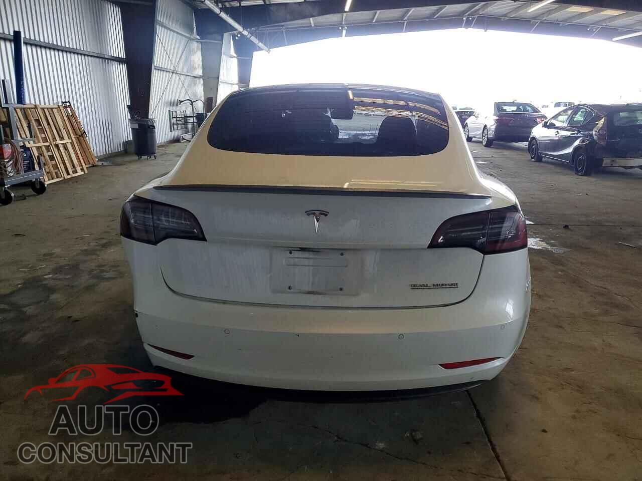 TESLA MODEL 3 2018 - 5YJ3E1EB9JF084305