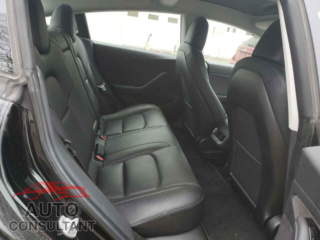 TESLA MODEL 3 2019 - 5YJ3E1EB2KF208741