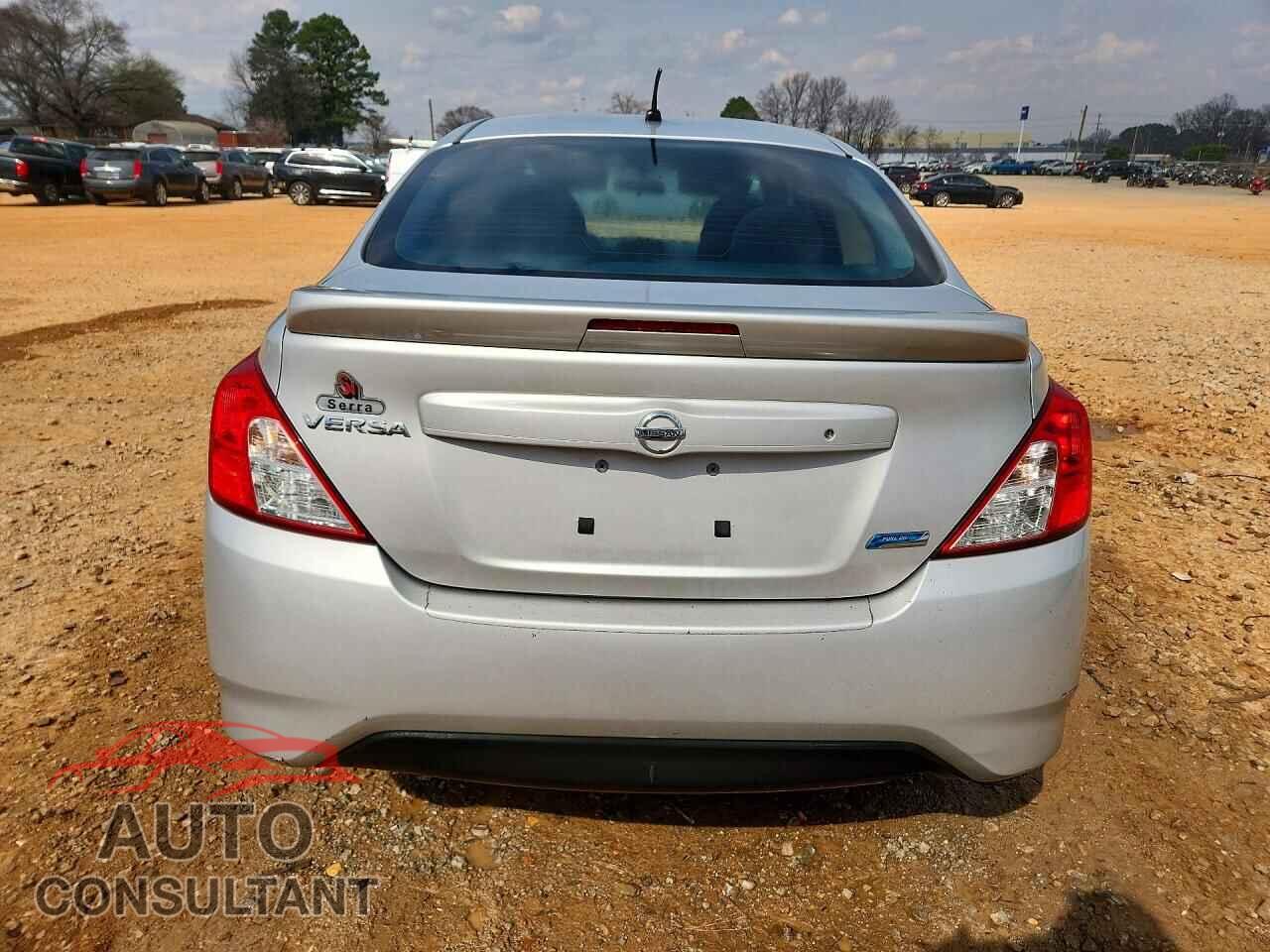 NISSAN VERSA 2015 - 3N1CN7AP1FL915697