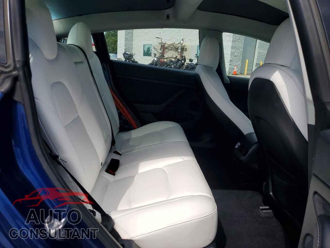 TESLA MODEL 3 2021 - 5YJ3E1EA4MF096583