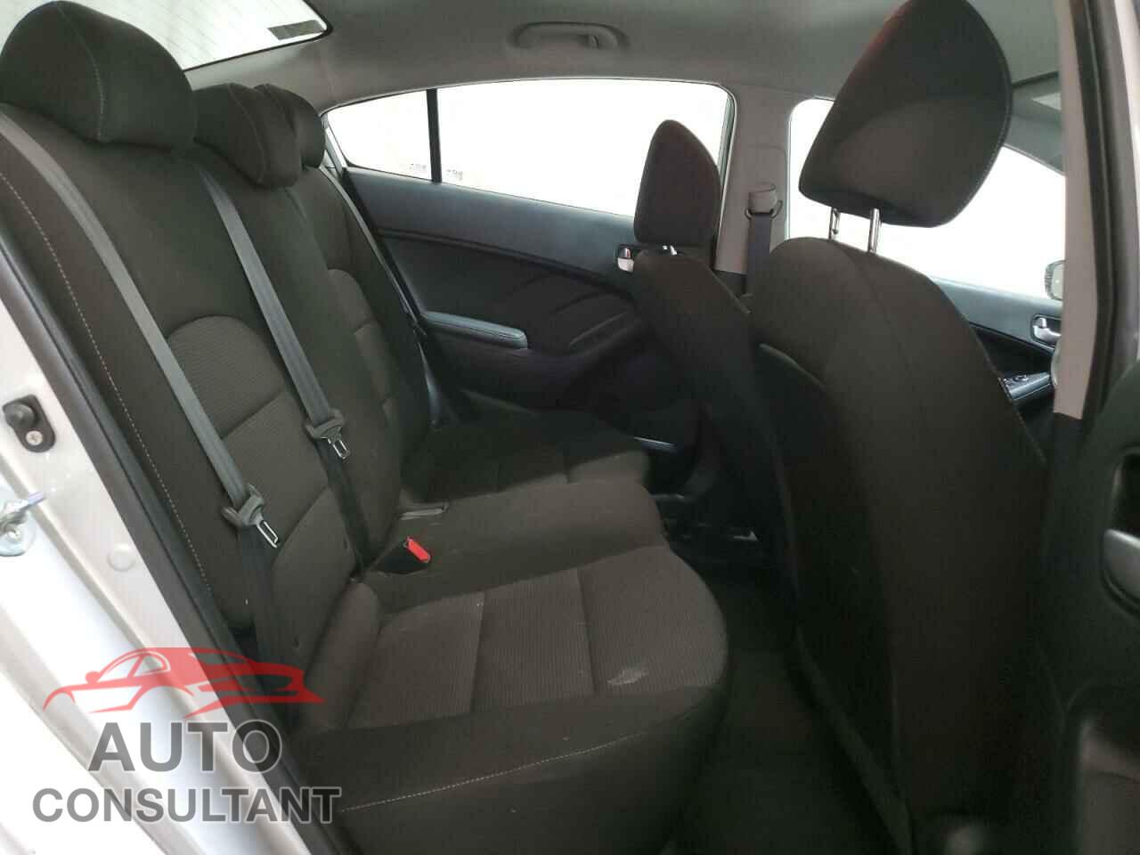 KIA FORTE 2017 - 3KPFK4A70HE045210