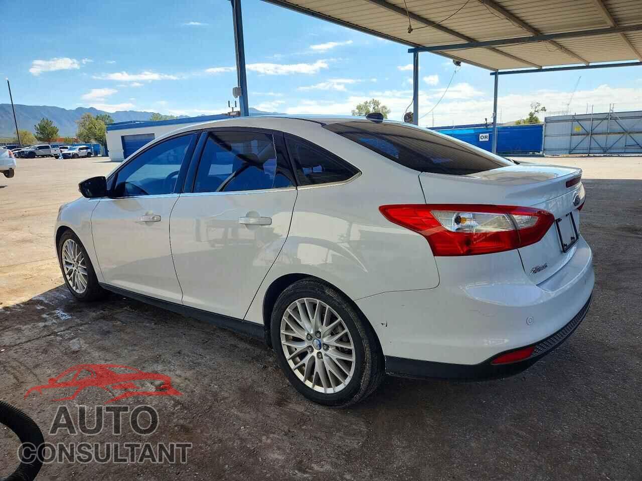 FORD FOCUS 2012 - 1FAHP3H22CL371577