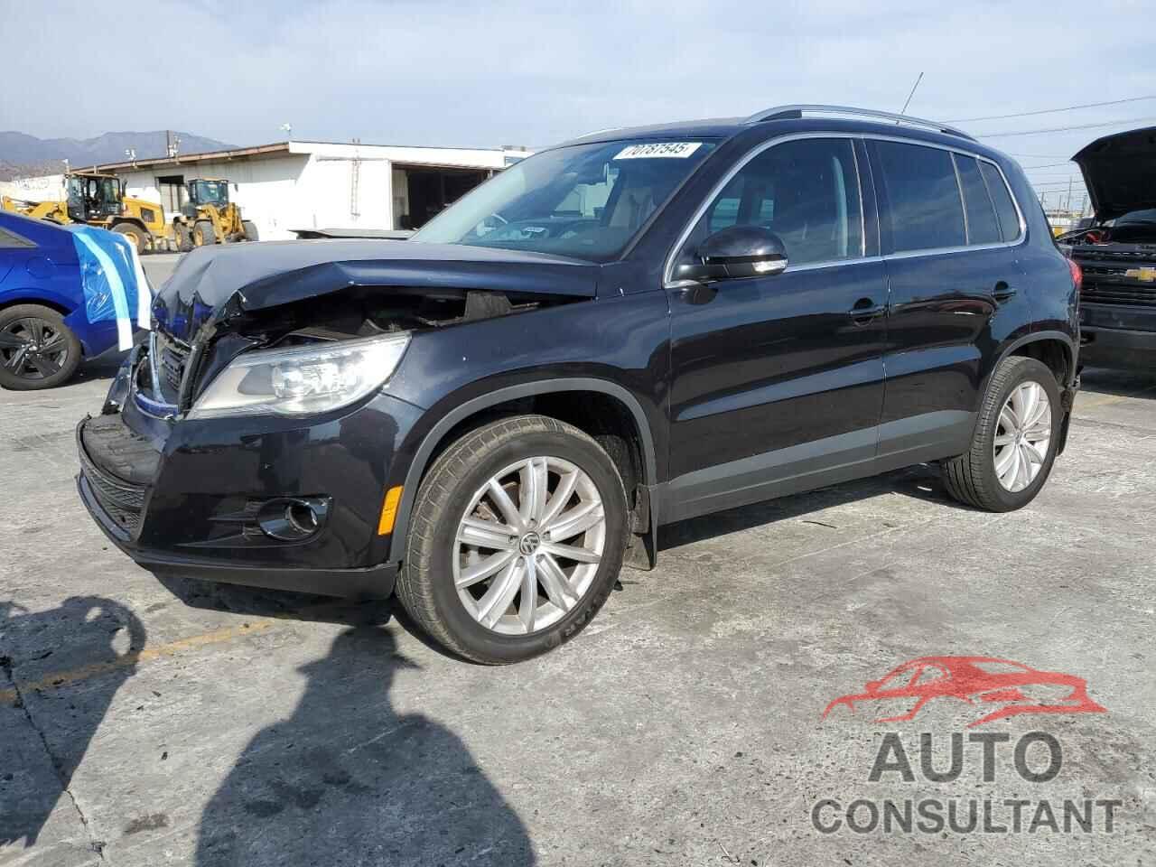 VOLKSWAGEN TIGUAN 2011 - WVGBV7AX4BW561215