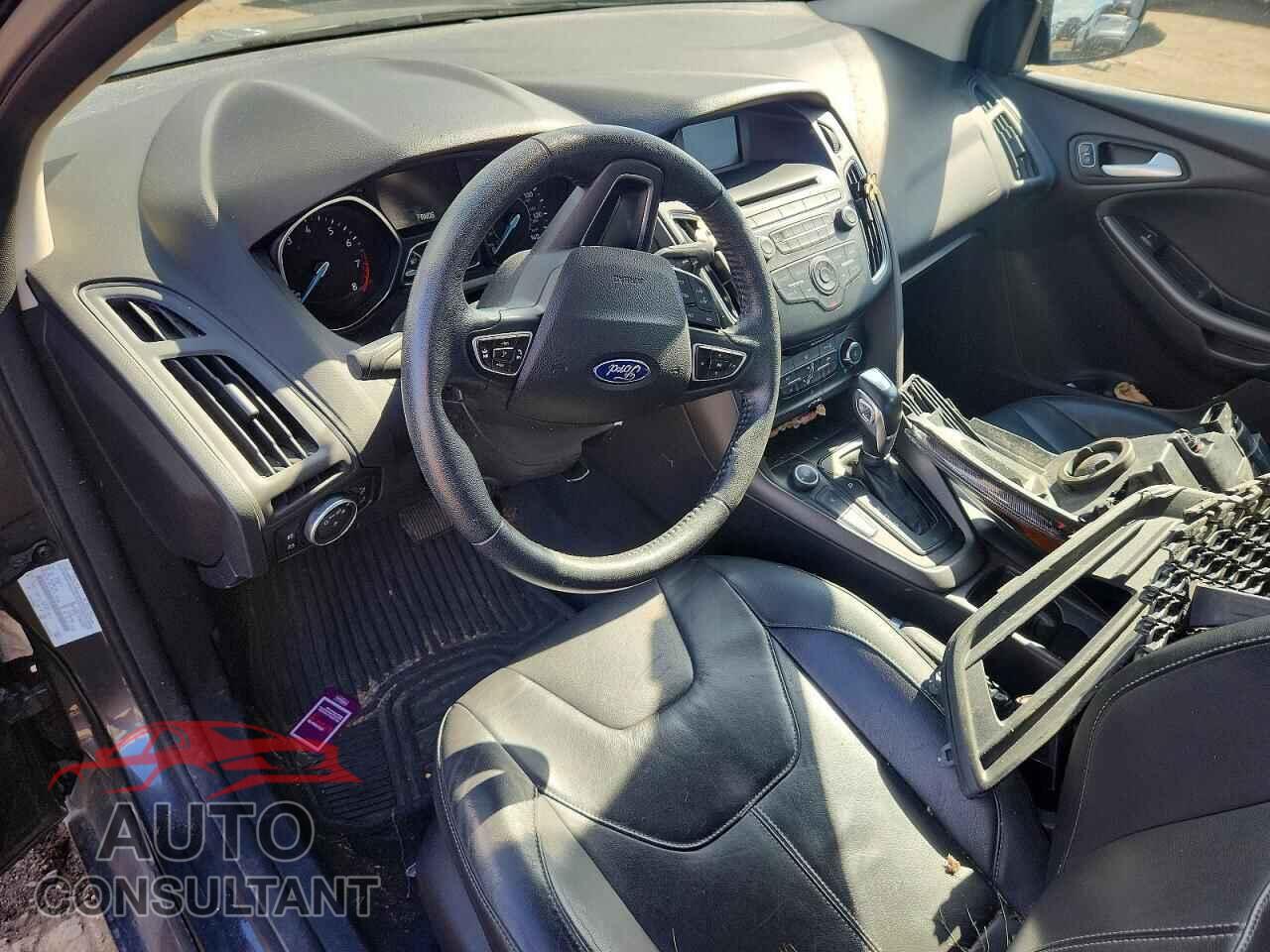FORD FOCUS 2015 - 1FADP3F21FL230229