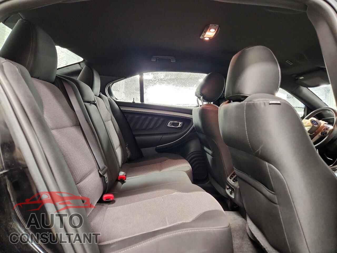 FORD TAURUS 2017 - 1FAHP2E85HG144385