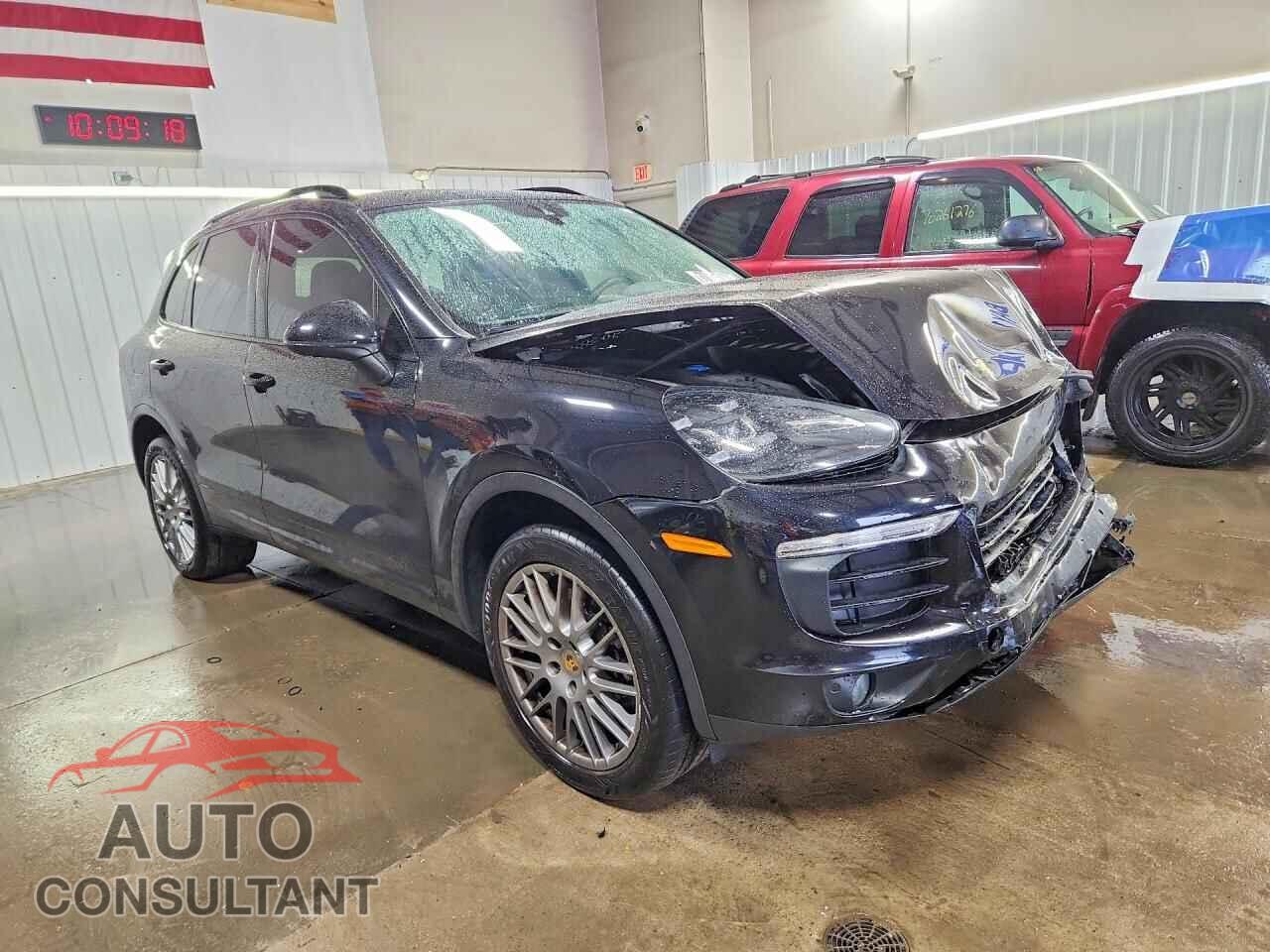PORSCHE CAYENNE 2018 - WP1AA2A28JKA05383
