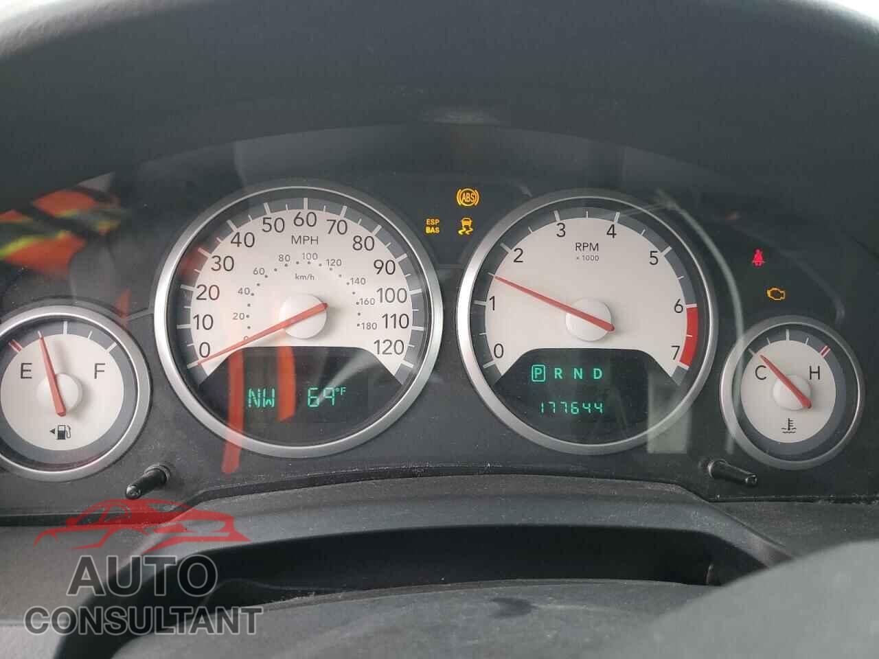 DODGE CARAVAN 2010 - 2D4RN5D18AR261427