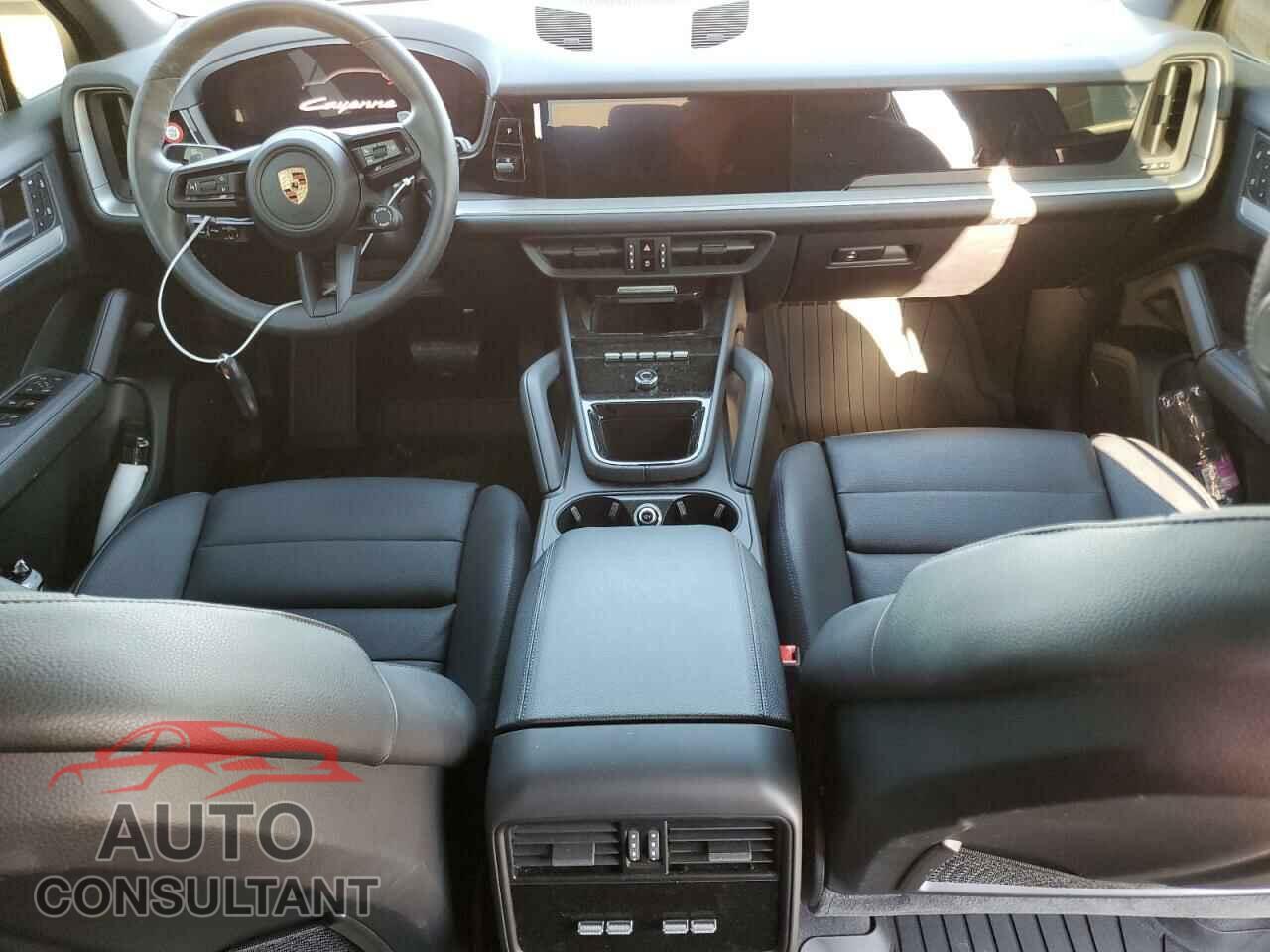 PORSCHE CAYENNE 2024 - WP1AA2AY4RDA04588