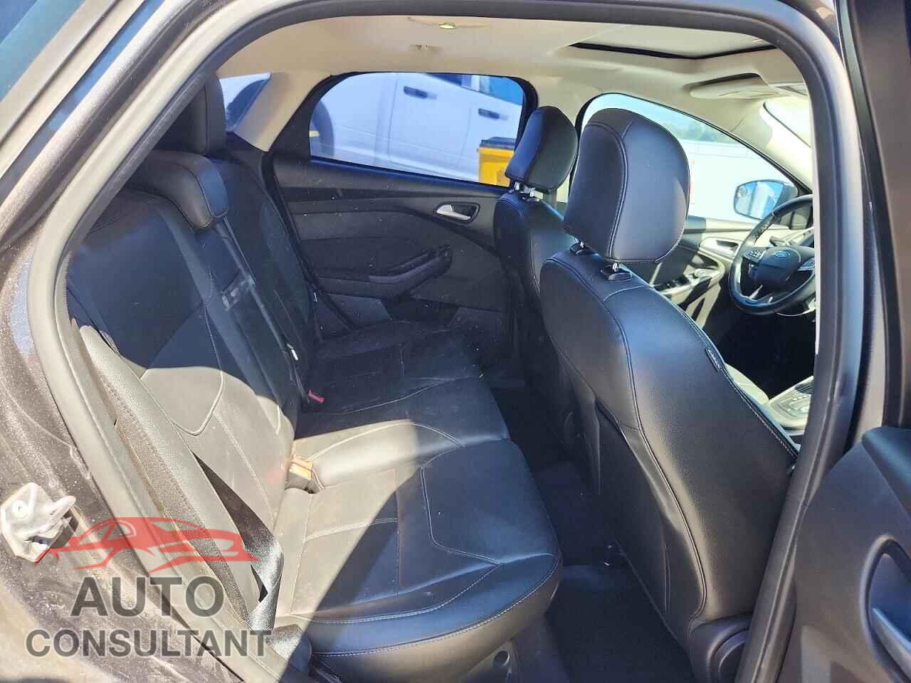 FORD FOCUS 2016 - 1FADP3K28GL262537