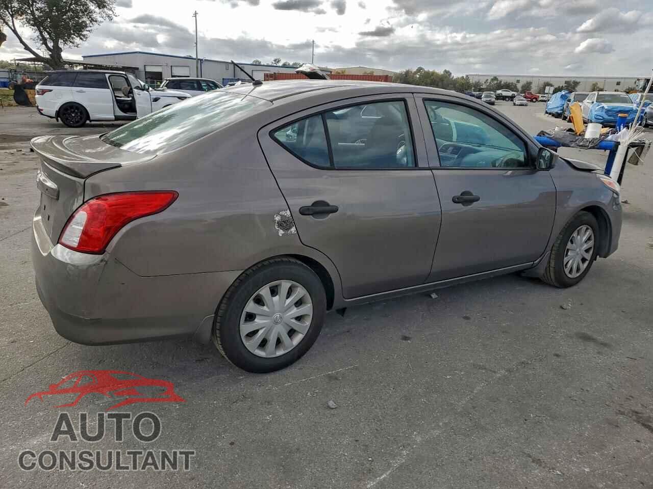 NISSAN VERSA 2017 - 3N1CN7AP3HL870149