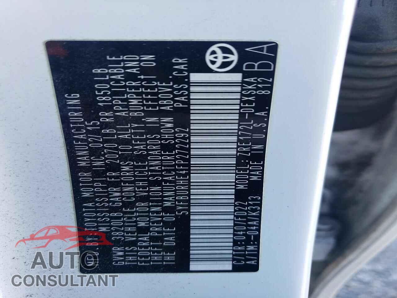TOYOTA COROLLA 2015 - 5YFBURHE4FP272292
