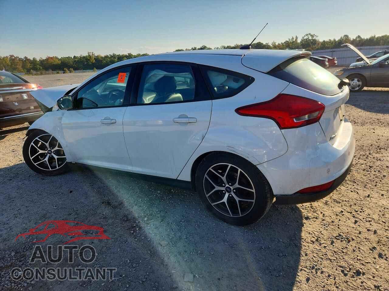 FORD FOCUS 2018 - 1FADP3M29JL300121