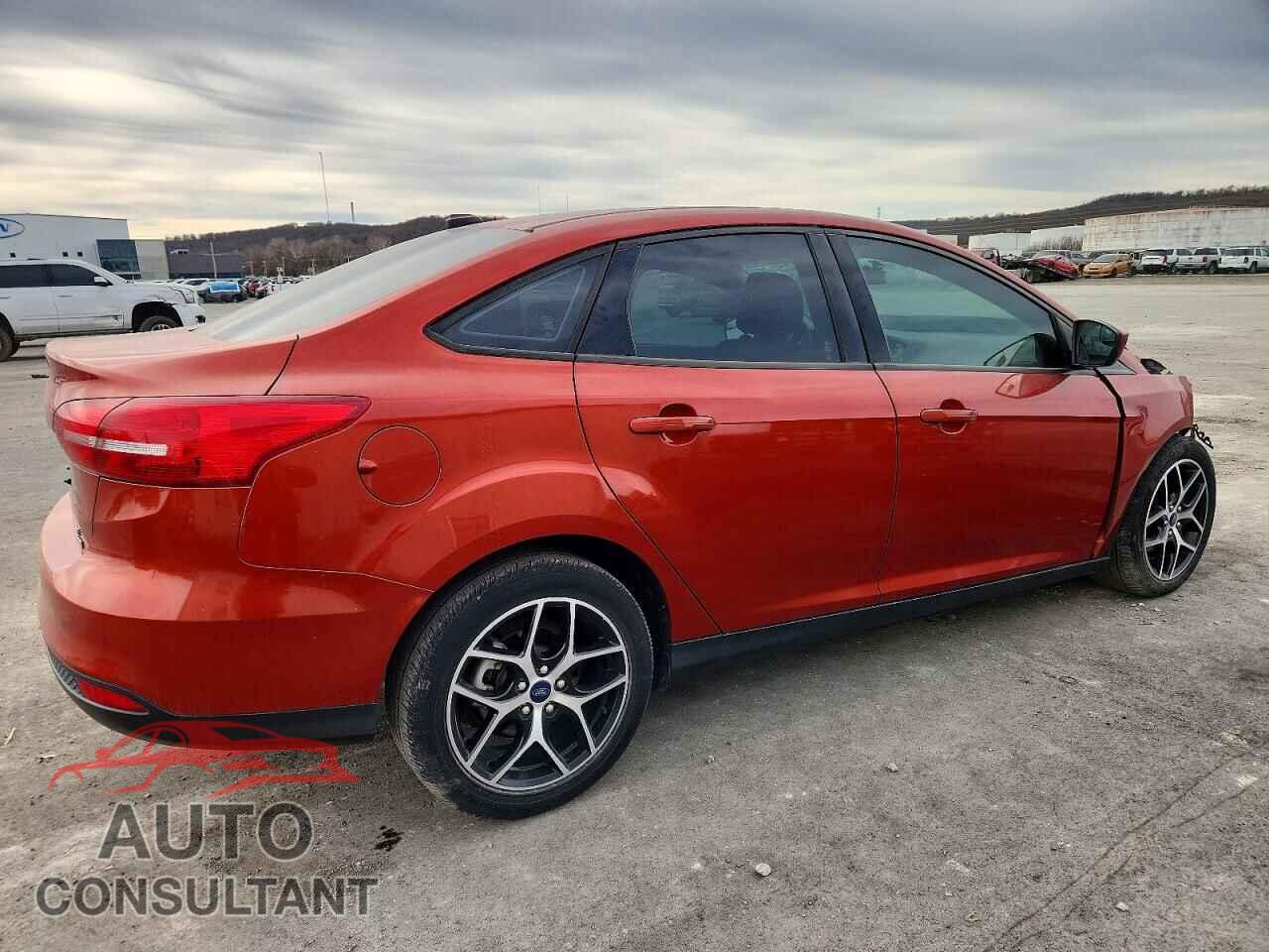 FORD FOCUS 2018 - 1FADP3FE2JL270886