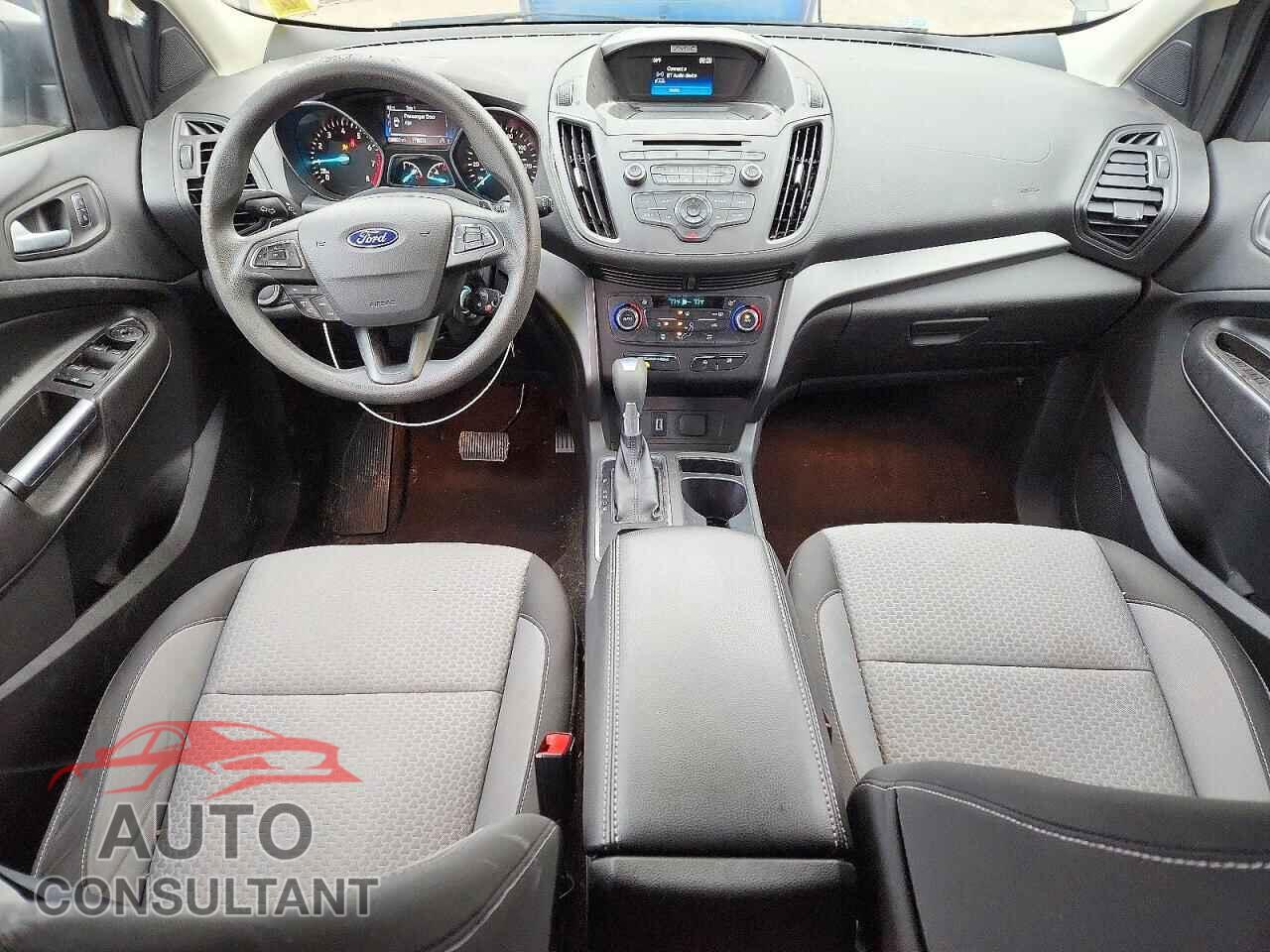 FORD ESCAPE 2017 - 1FMCU0GD0HUC91576