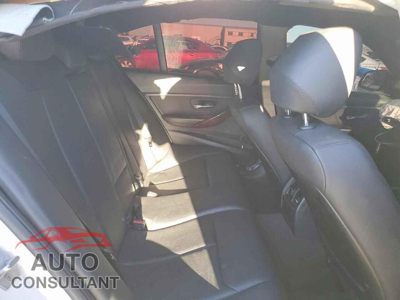BMW 3 SERIES 2016 - WBA8E5G52GNU19643