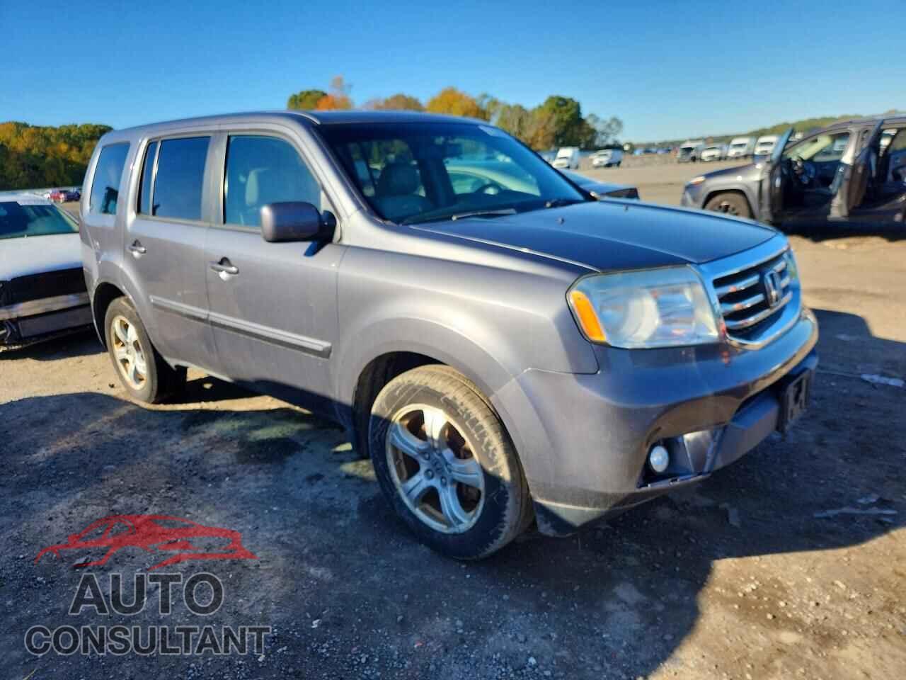 HONDA PILOT 2015 - 5FNYF4H64FB011577